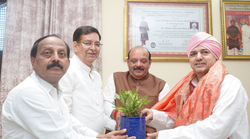 विधायक प्रीतम सिंह सहित कांग्रेस प्रतिनिधिमंडल ने श्री दरबार साहिब में टेका मत्था, एसजीआरआर संस्थानों की सराहना