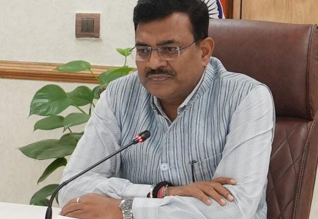 बड़ा फैसला- एसआईटी करेगी अधीनस्थ सेवा चयन आयोग परीक्षा में पेपर लीक प्रकरण की जांच , जांच के लिए एडिशनल एसपी स्तर के अधिकारी बनाए गए अध्यक्ष: मुख्य सचिव