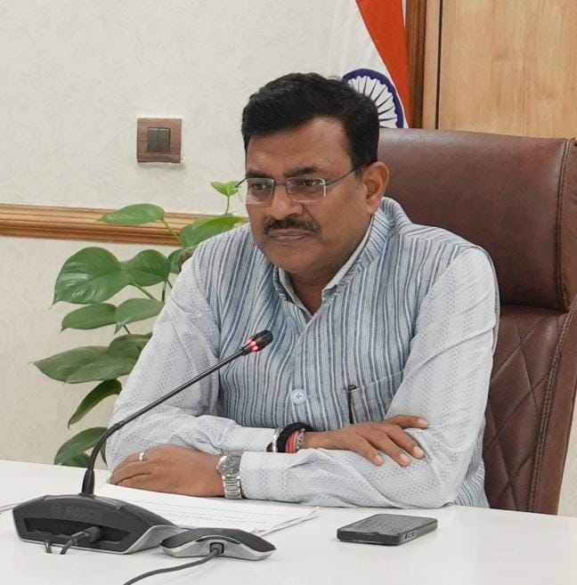 बड़ा फैसला- एसआईटी करेगी अधीनस्थ सेवा चयन आयोग परीक्षा में पेपर लीक प्रकरण की जांच , जांच के लिए एडिशनल एसपी स्तर के अधिकारी बनाए गए अध्यक्ष: मुख्य सचिव