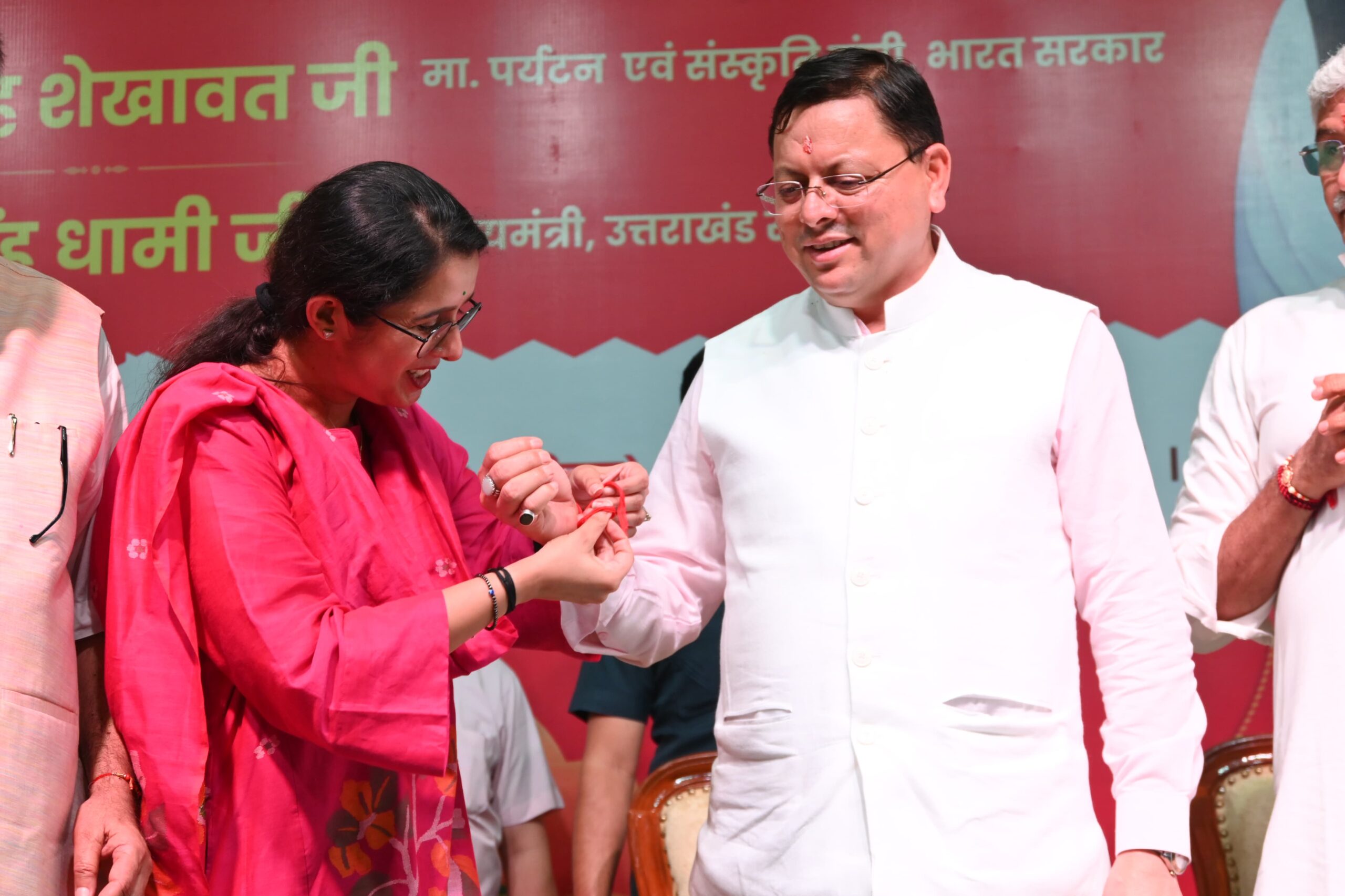 रक्षाबंधन उत्सव में सीएम पुष्कर धामी बोले-प्रदेश की किसी भी बहन-बेटी को  कोई परेशानी होने पर मेरा कार्यालय 24 घंटे खुला,”जल सखी योजना’’ जल्द होगी शुरु