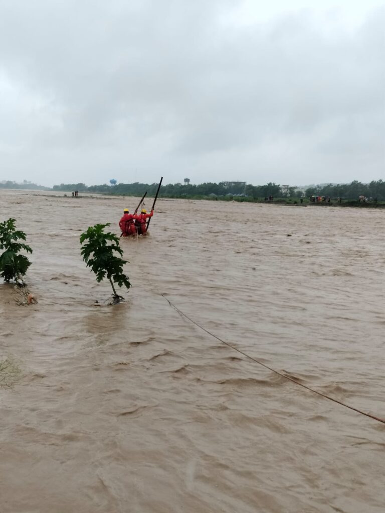 रहें सतर्क और सावधान-  उत्तराखंड के कई जनपदों में 5 अगस्त  को भारी बारिश की चेतावनी, सचिव आपदा प्रबंधन  के सभी तैयारियां पूरी रखने के निर्देश