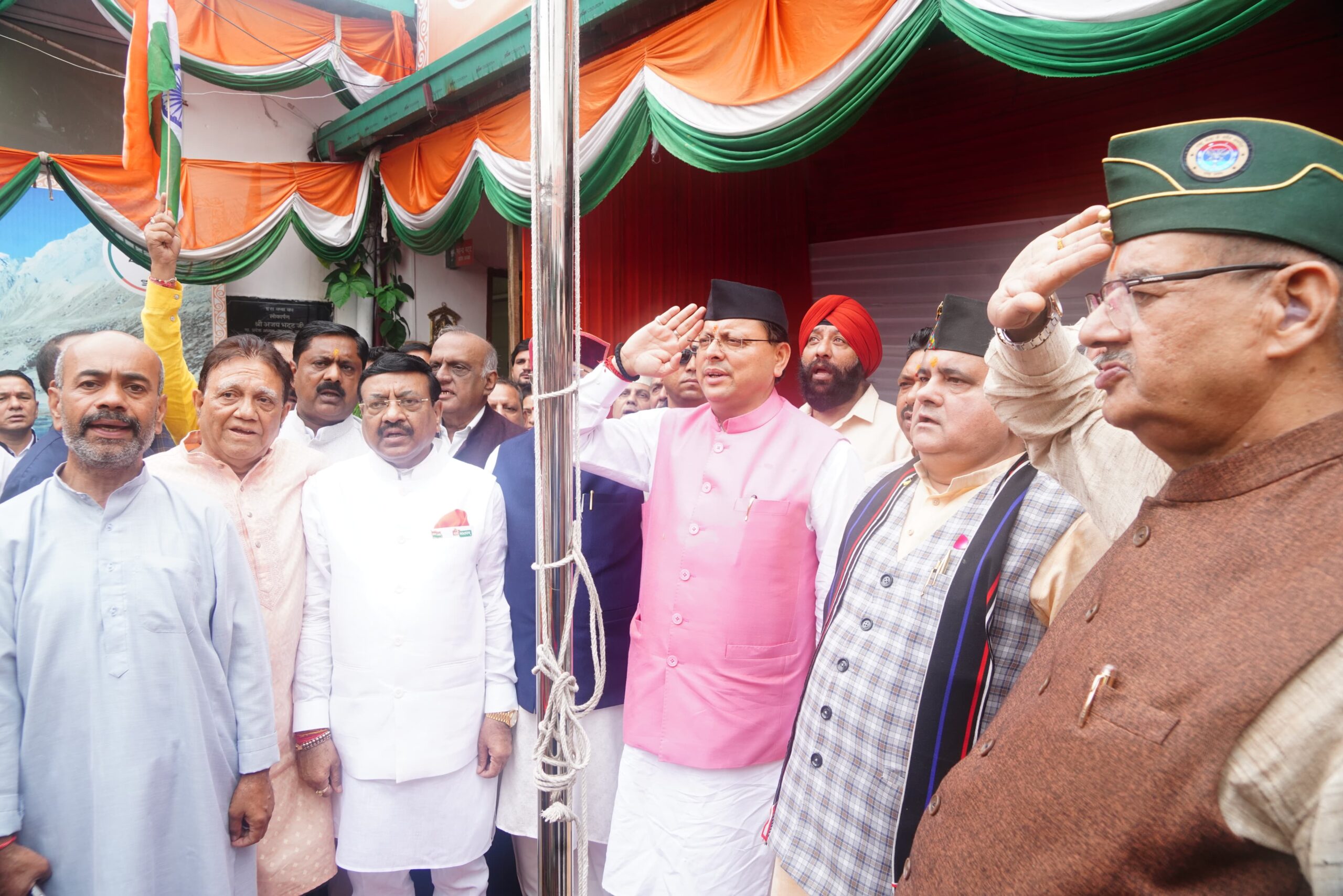 भाजपा मुख्यालय में धूमधाम से मनाया गया जश्न-ए-आजादी, सीएम धामी ने दोहराया भ्रष्टाचार के खिलाफ कार्यवाही का संकल्प