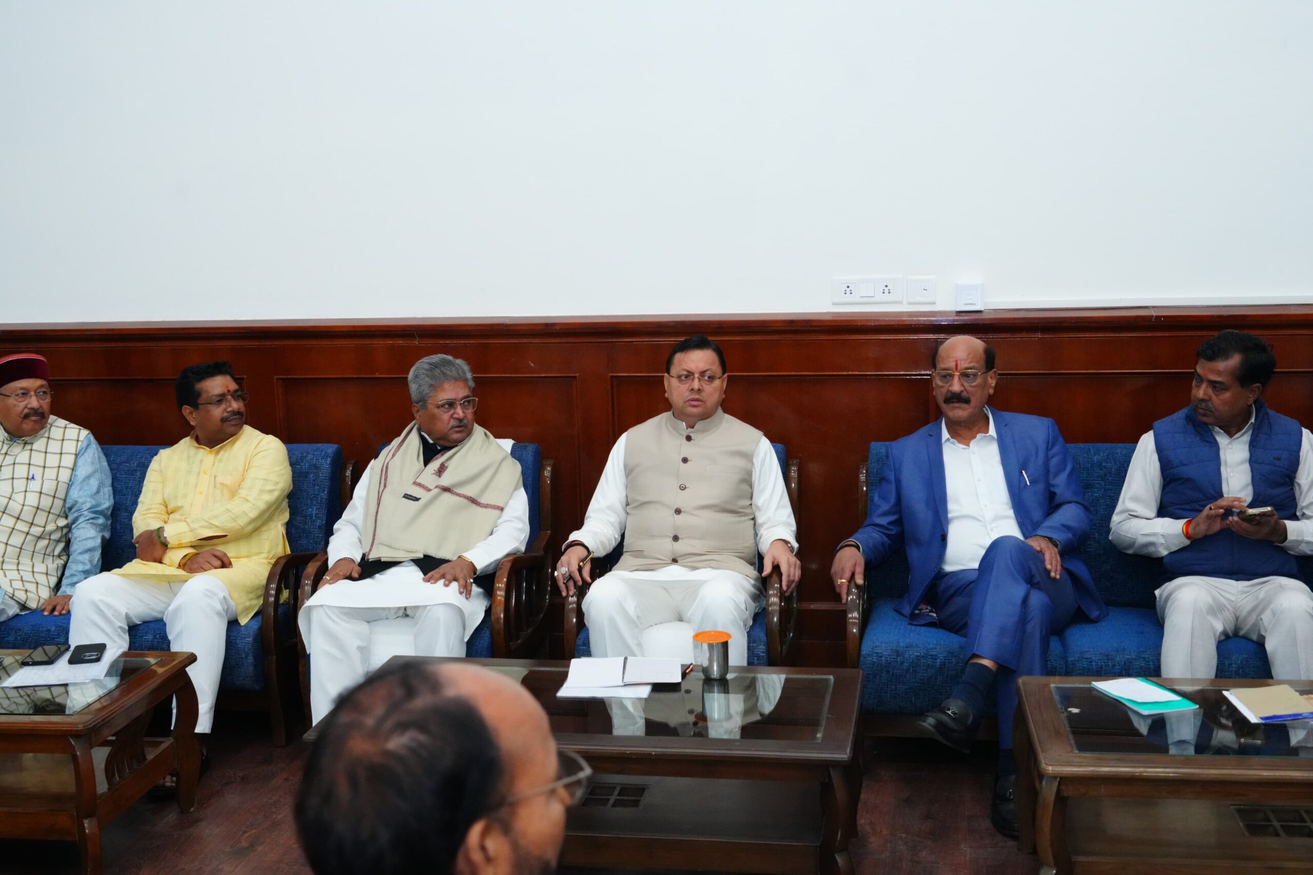 विधानसभा का मानसून सत्र कल से गैरसेंण में होगा शुरु, सीएम पुष्कर धामी पहुंचे, विधान मण्डल दल की बैठक में हुए शामिल