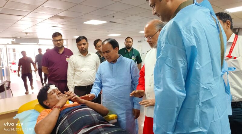 स्वास्थ्य मंत्री डॉ धन सिंह रावत ने एम्स पहुंचकर जाना थराली आपदा के घायलों का हालचाल, कहा, प्रभावित परिवारों के साथ हर कदम पर खड़ी है सरकार