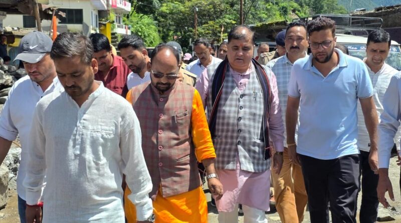 भाजपा प्रदेशाध्यक्ष एवं राज्यसभा सांसद  महेंद्र भट्ट ने किया रुद्रप्रयाग एवं चमोली के आपदाग्रस्त क्षेत्र का दौरा ,रेस्क्यू से जुड़े अधिकारियों से स्थिति की ली जानकारी