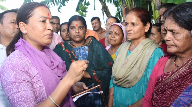 नैनीताल की लाल कुआं तहसील क्षेत्र में कैबिनेट मंत्री रेखा आर्या ने किया आपदाग्रस्त क्षेत्र का निरीक्षण,नुकसान का लिया जायजा