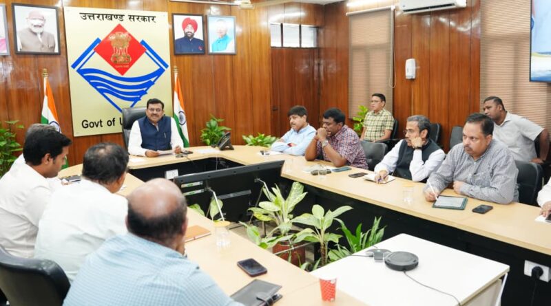 सीएस आनंद वर्धन ने डीआरएम संग्रह मौर्य को बताई जरूरत, कहा – महाकुंभ 2033 से पहले हरिद्वार-देहरादून रेल ट्रैक डबल होना  आवश्यक