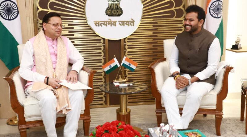 सीएम पुष्कर धामी ने केंद्रीय नागरिक उड्डयन मंत्री से  दिल्ली में की मुलाकात, उत्तराखंड में हवाई सेवाओं के विस्तार पर की चर्चा