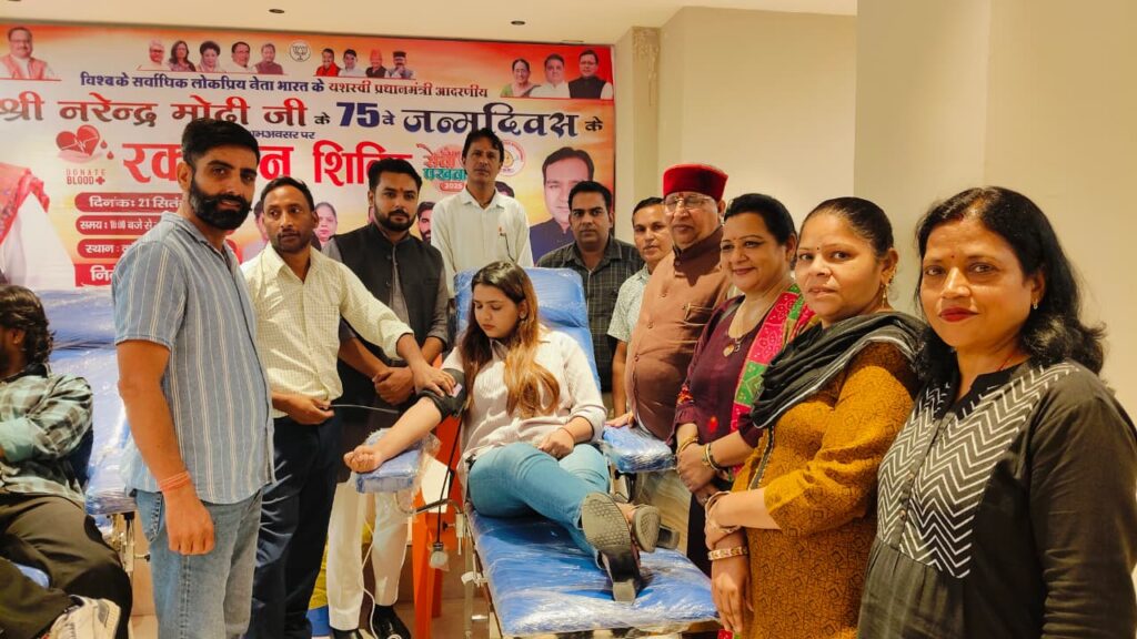 राज्यसभा सांसद नरेश बंसल ब्लड डोनेट कैंप में बोले-हम स्वस्थ रहेंगे, समाज स्वस्थ रहेगा, तभी  देश भी स्वस्थ रहेगा