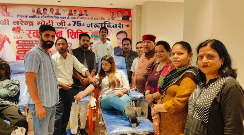 राज्यसभा सांसद नरेश बंसल ब्लड डोनेट कैंप में बोले-हम स्वस्थ रहेंगे, समाज स्वस्थ रहेगा, तभी  देश भी स्वस्थ रहेगा