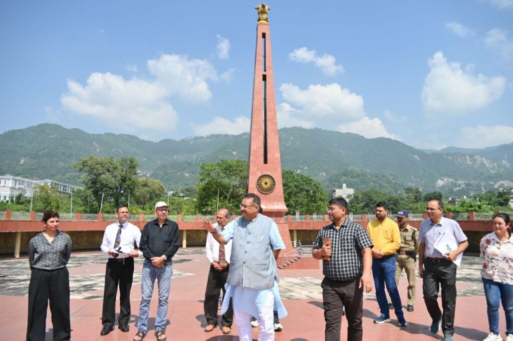 सैनिक कल्याण मंत्री जोशी ने गुनियाल गांव में किया निर्माणाधीन सैन्यधाम का निरीक्षण,कहा- सैन्यधाम राज्य सरकार का ड्रीम प्रोजेक्ट