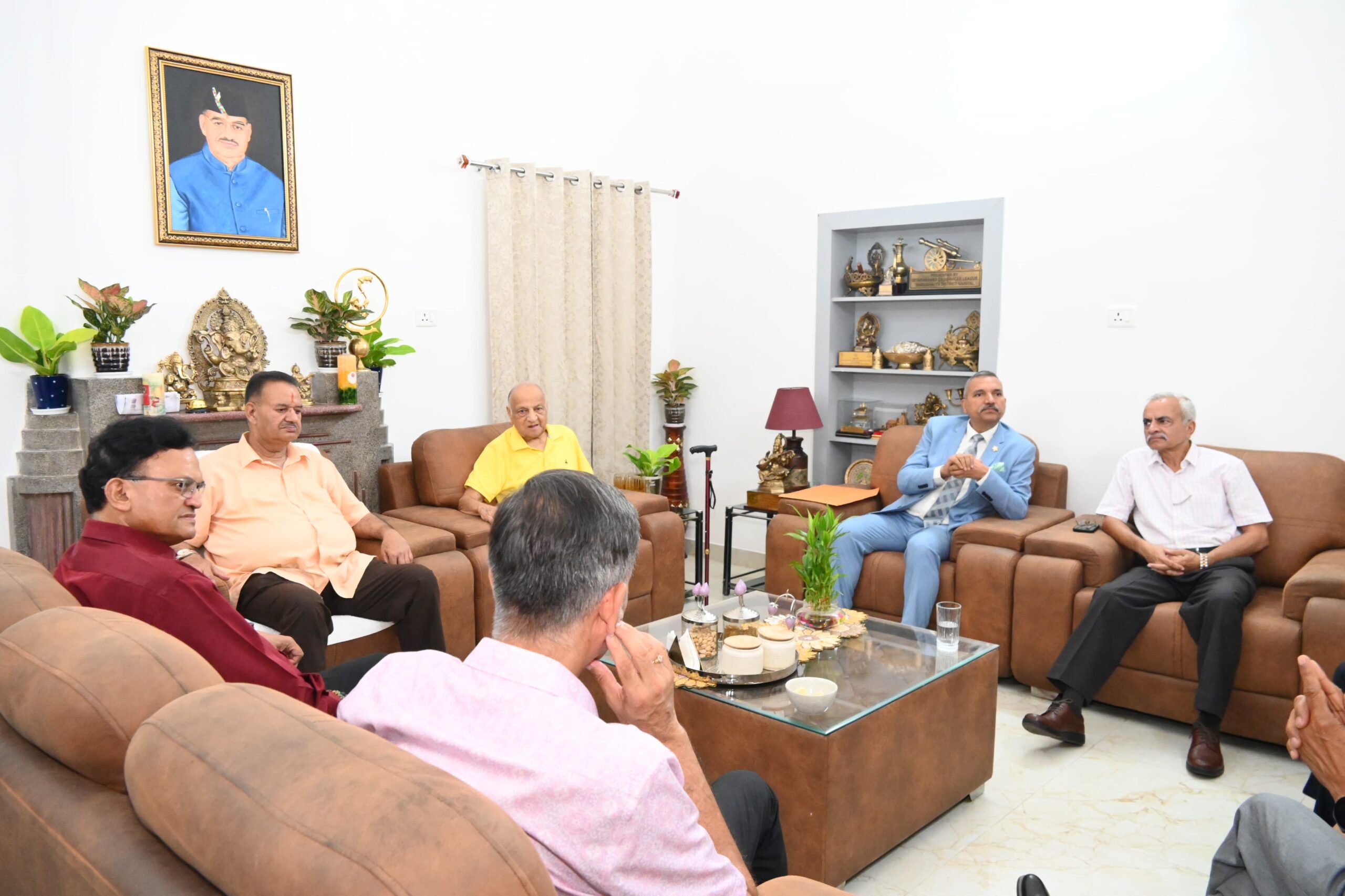 सैनिक कल्याण मंत्री जोशी ने आईएमए और एनडीए की कोचिंग व सैन्यधाम पर लिए सुझाव, कहा – सैनिकों व उनके परिवारों के कल्याण को सरकार प्रतिबद्ध