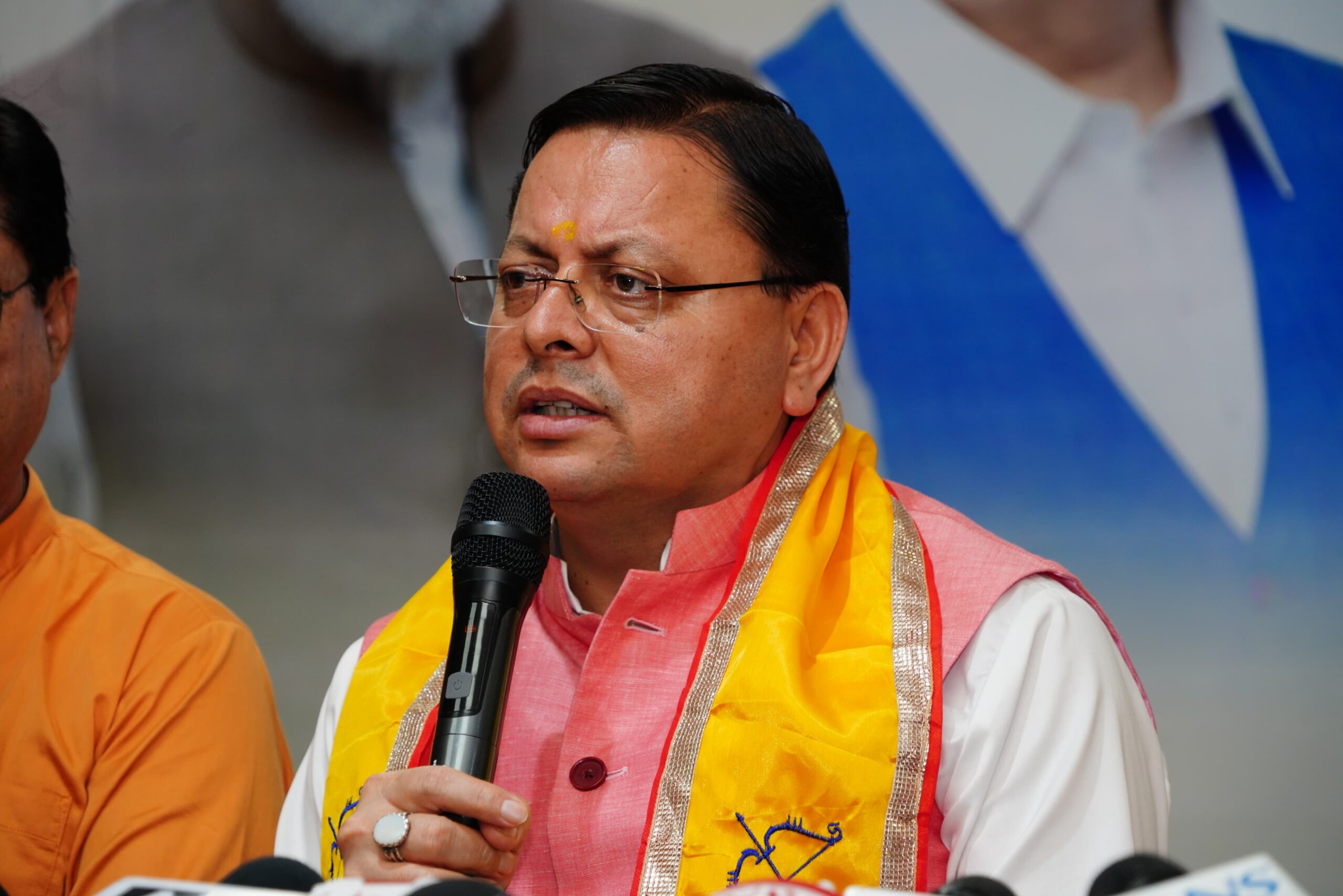 हमारी सरकार युवाओं के भविष्य की सुरक्षा के लिए प्रतिबद्ध , किसी भी कीमत पर युवाओं के सपनों के साथ खिलवाड़ करने वालों को सफल नहीं होने देंगे- सीएम  धामी