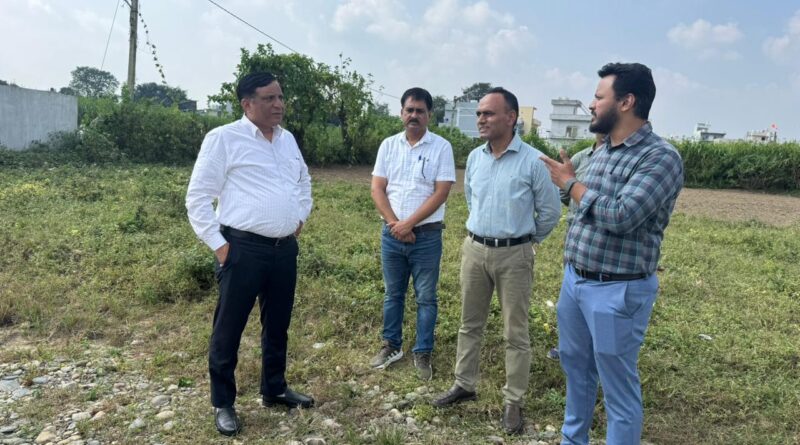 बड़ी कार्यवाही- 26 बीघा अवैध प्लॉटिंग पर चली एमडीडीए की जेसीबी, आधा दर्जन से अधिक अनाधिकृत व्यवसायिक एंव आवासीय निर्माण किए सील, खुद मैदान में उतरे प्राधिकरण उपाध्यक्ष तिवारी