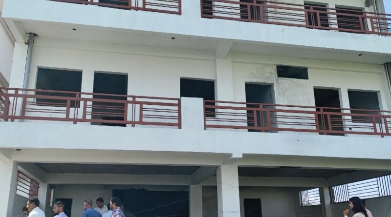 एमडीडीए का अभियान जारी- ऋषिकेश में आधा दर्जन से ज्यादा बहुमंज़िला व्यवसायिक एवं आवासीय निर्माणों पर की गई सीलिंग की कार्रवाई