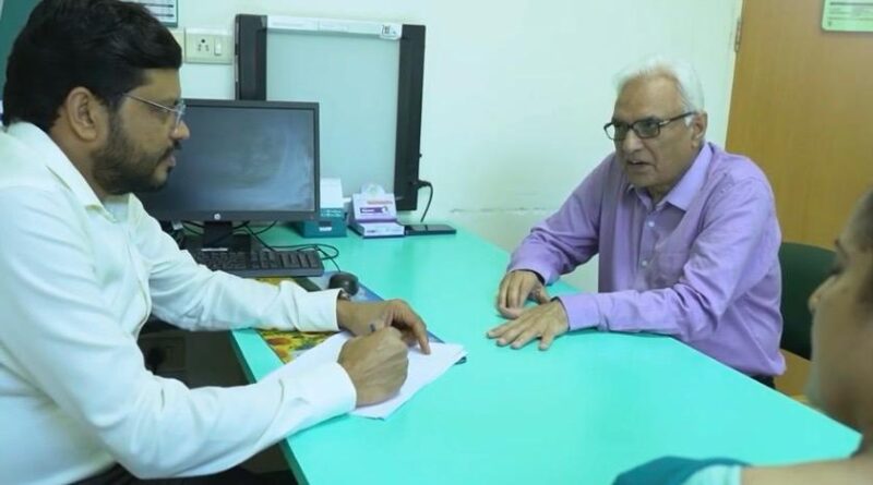 मैक्स अस्पताल देहरादून ने लोगों को किया जागरूक: डॉ  गौरव गुप्ता ने कहा – अक्सर बिना किसी लक्षण के चुपचाप बढ़ता रहता है ऑस्टियोपोरोसिस