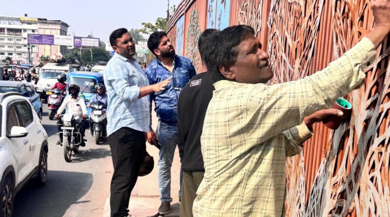 ये हुई ना बात – शहर के मुख्य मार्गों को नया रूप देने में जुटा एमडीडीए, संडे को भी मॉर्निंग में  सौंदर्यीकरण कार्यों का जायजा लेने निकले प्राधिकरण उपाध्यक्ष तिवारी