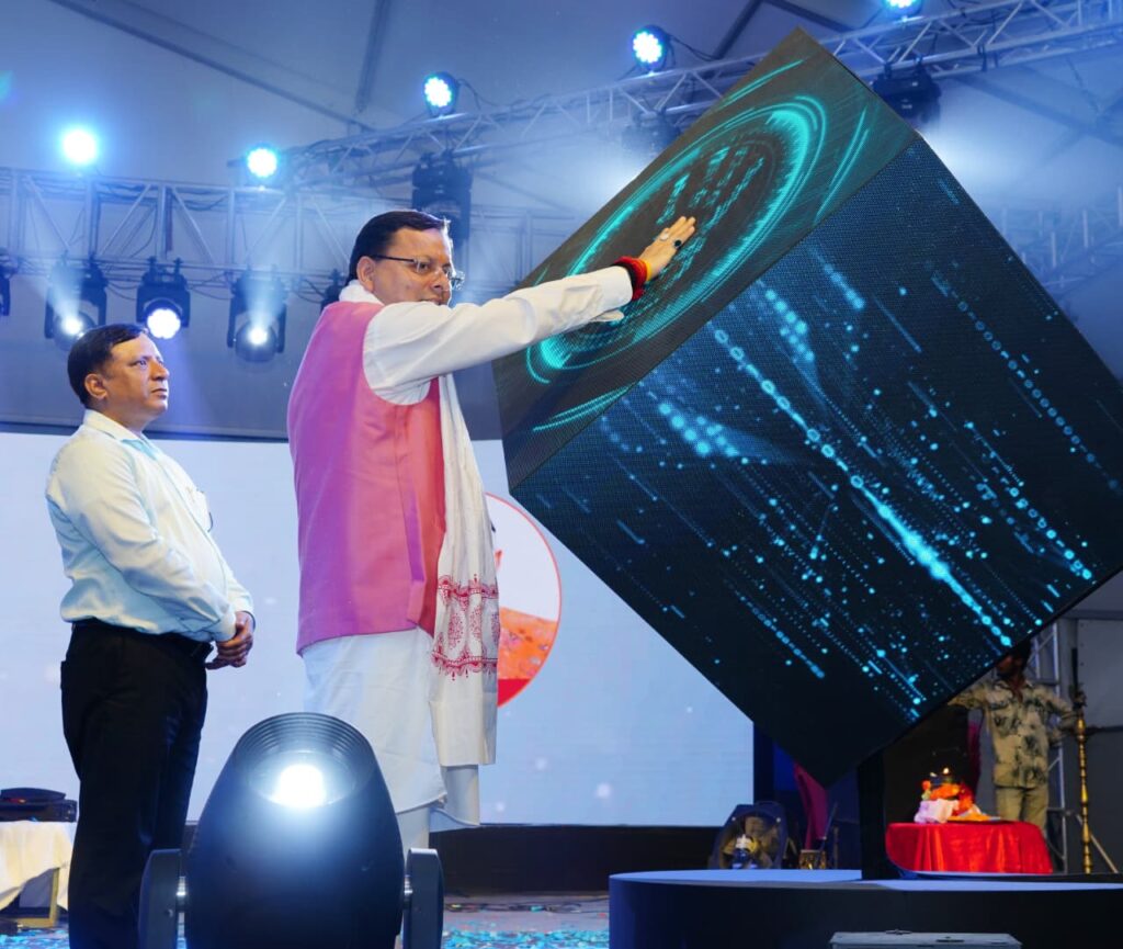 हरिद्वार में आयोजित  देवभूमि रजत उत्सव 2025’’ में शामिल हुए  सीएम धामी, कहा –  राज्य आंदोलनकारियों और मातृशक्ति के प्रति भावांजलि अर्पित करने का अवसर है रजत जयंती उत्सव 