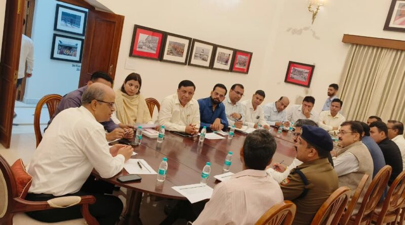 राष्ट्रपति के देहरादून दौरे को लेकर उच्च अधिकारियों ने किया मंथन,प्रेजिडेंट एस्टेट के भीतर संचालित परियोजनाओं की प्रगति पर विस्तार से चर्चा 
