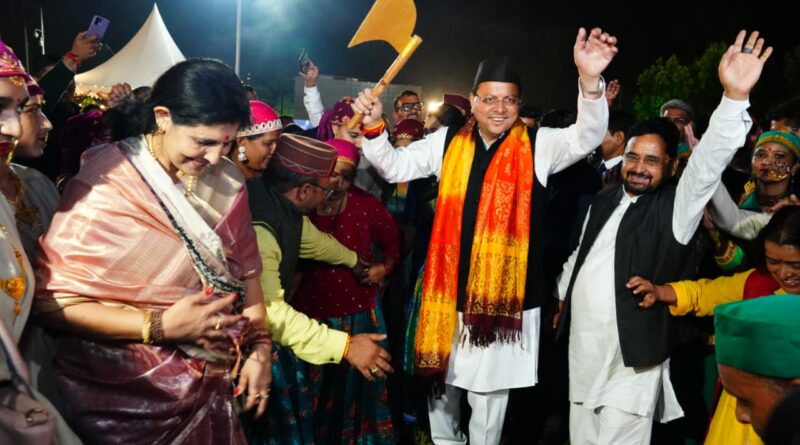 मुख्यमंत्री आवास में हर्ष–उल्लास, पारंपरिक आस्था और सांस्कृतिक गौरव के साथ भव्य रूप से मनाया गया इगास पर्व  ,सीएम धामी ने कहा –  पहाड़ के लोकपर्व हमारा गर्व, हमारी आत्मा 