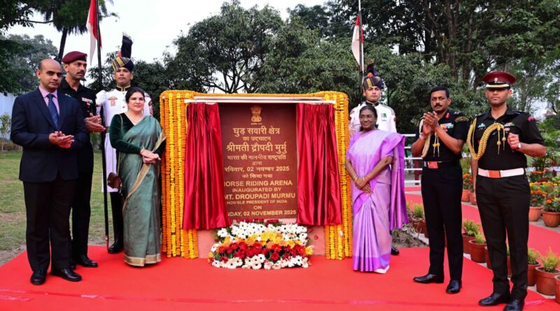 राष्ट्रपति द्रौपदी मुर्मू ने राष्ट्रपति निकेतन में किया  फुट ओवर ब्रिज और घुड़सवारी क्षेत्र  उद्घाटन