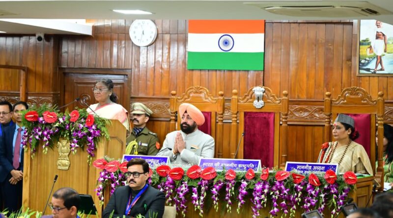 राष्ट्रपति द्रौपदी मुर्मु ने विधानसभा के विशेष सत्र को किया संबोधित ,कहा – सेवा, संवेदना और समर्पण से रचिए विकास की नई गाथा