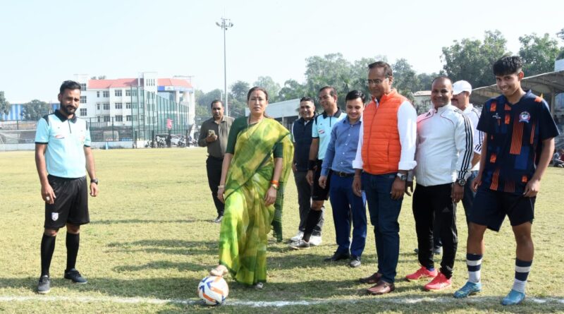खेल मंत्री रेखा आर्या ने किया चार दिवसीय राज्य स्तरीय फुटबॉल प्रतियोगिता का उद्घाटन, कहा – खिलाड़ी बनें उत्तराखंड के ब्रांड एंबेसडर