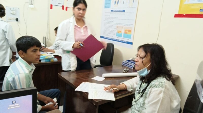 जिला चिकित्सालय में खुला जनपद का पहला गुबारा क्लीनिक, इस सप्ताह विकासनगर और रायुपर में भी खुलेगा क्लीनिक