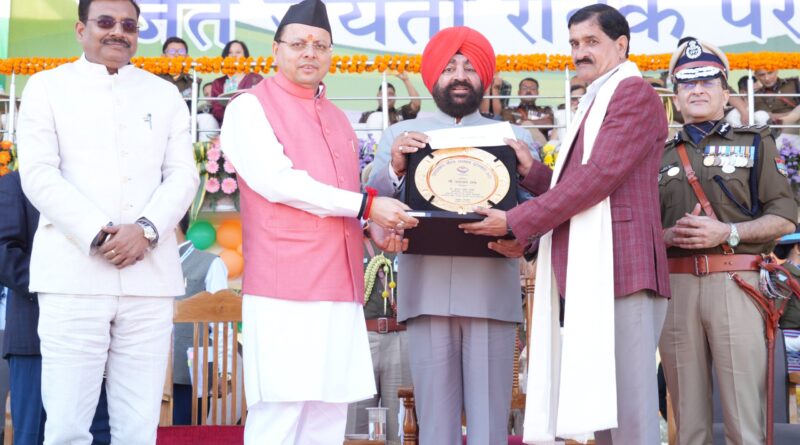 राज्य स्थापना के रजत जयंती समारोह में राज्यपाल ने रैतिक परेड की ली सलामी,   मुख्यमंत्री धामी ने की कई महत्वपूर्ण घोषणाएं