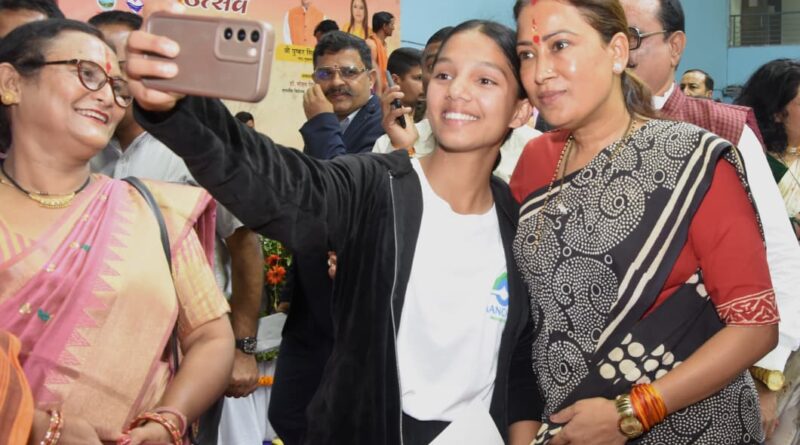 आधी आबादी ने मनाया चौथाई सदी का जश्न, महिलाओं के योगदान को मिला सम्मान, कैबिनेट मंत्री रेखा आर्या CG के तौर पर रहीं मौजूद