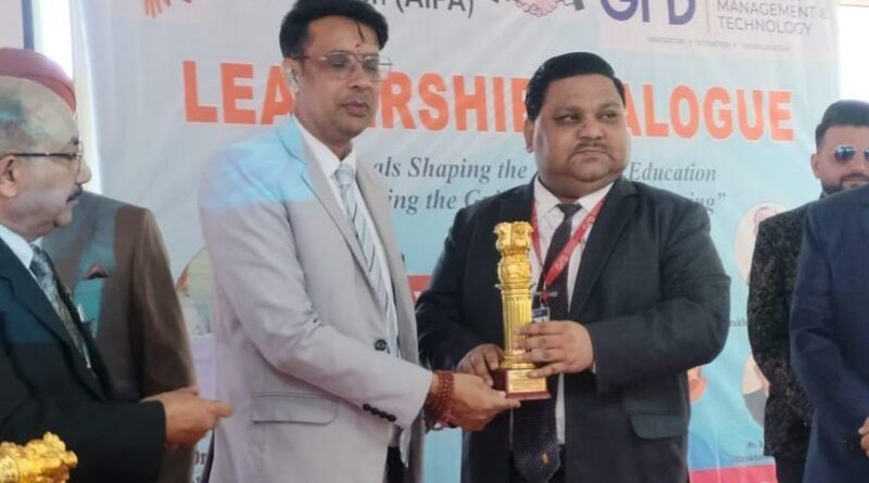 जीआरडी कॉलेज आयोजित  कार्यक्रम में   बदलते परिवेश में उत्तराखंड तथा देश में शिक्षा के क्षेत्र में हो रहे परिवर्तन ” चुनौतियां एवं अवसर पर  प्रधानाचार्यो ने किया मंथन