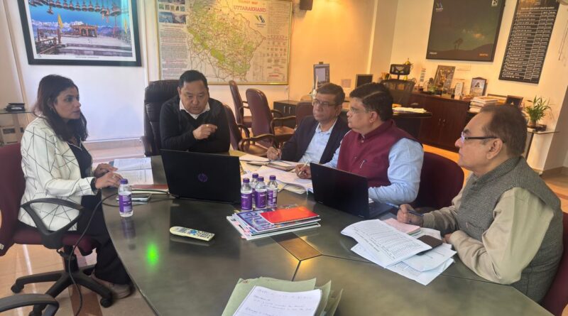 सचिव ग्राम्य विकास धीराज गर्व्याल ने कहा –  सीमान्त गाँवों के विकास एवं पलायन रोकथाम के लिए ठोस कार्ययोजना करें तैयार