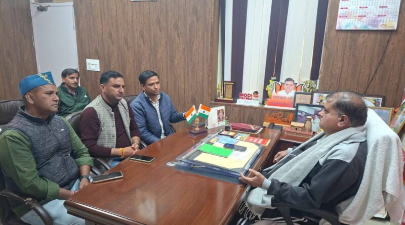 भाजपा प्रदेश अध्यक्ष महेंद्र भट्ट से मिला उपनल संविदा कर्मचारी प्रतिनिधिमंडल, दिया मदद का भरोसा