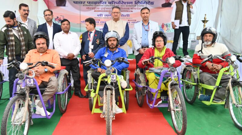 कैबिनेट मंत्री  जोशी ने 169 दिव्यांगजनों को वितरित की मोटराइज्ड ट्राईसाइकिल , कहा – दिव्यांगो को  उत्तराखंड सरकार  दे रही कई सुविधाएं 