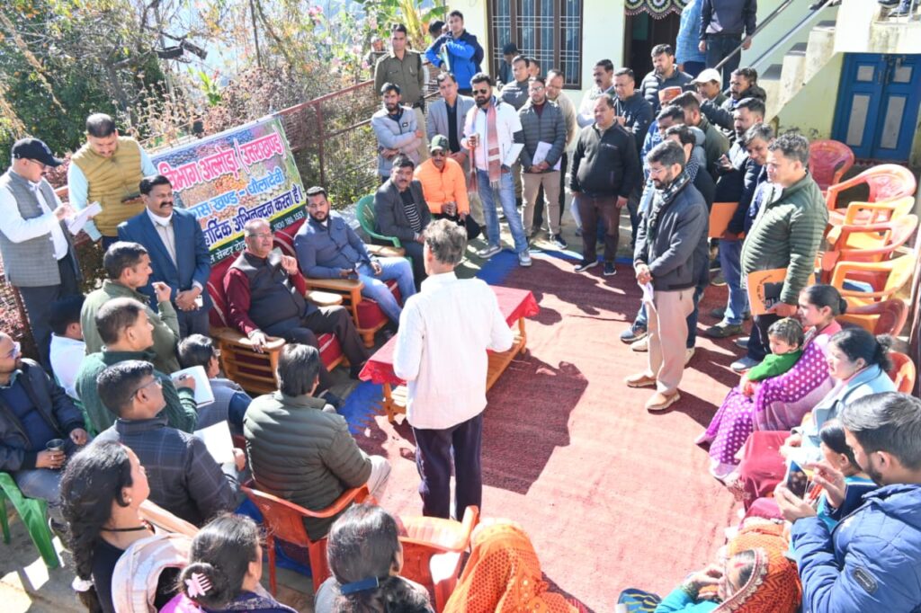 अल्मोड़ा दौरा :  कृषि मंत्री जोशी ने भगरतौला में किसानों से किया संवाद,समस्याएं सुनीं और सुझाव भी लिए