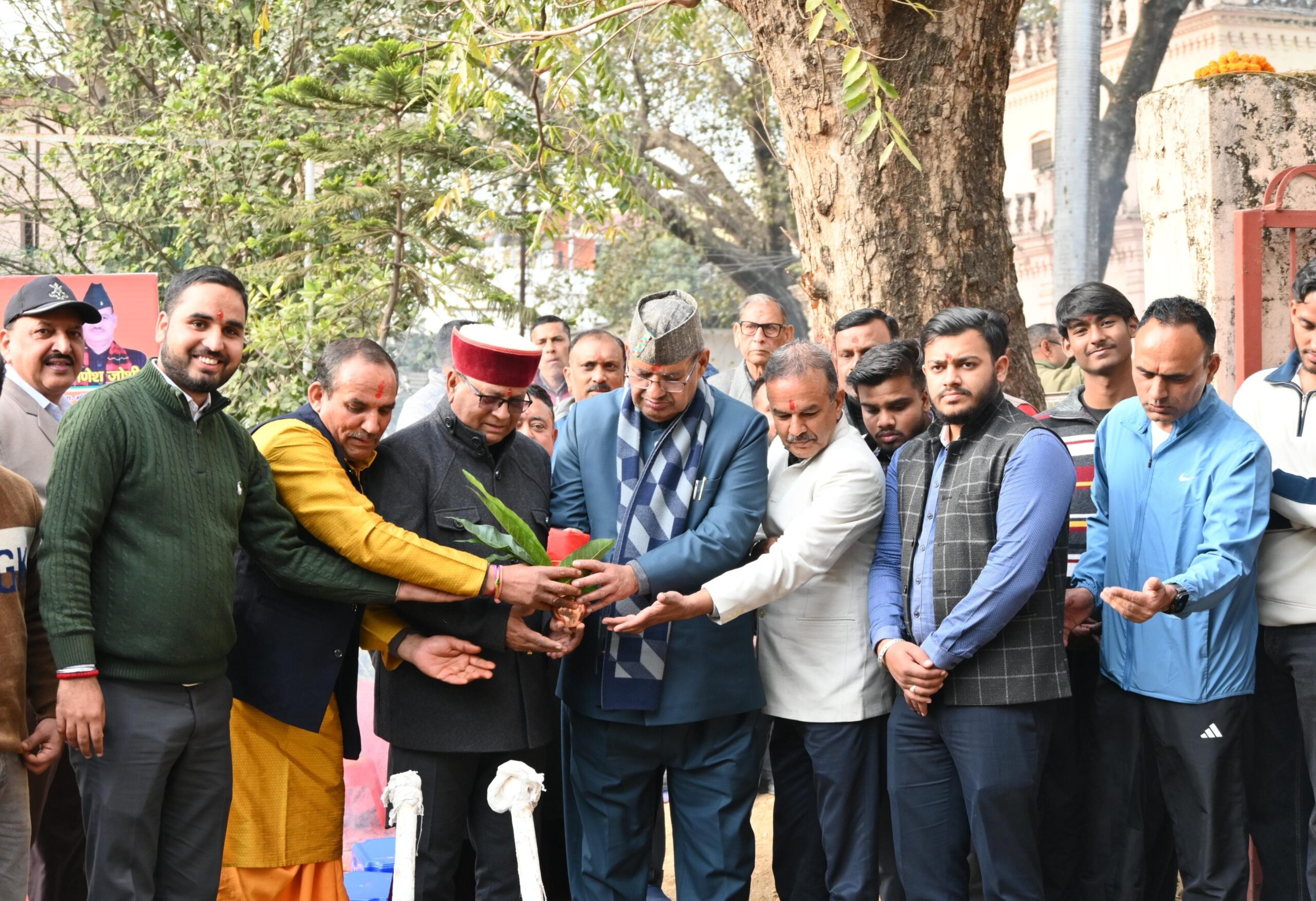 कैबिनेट मंत्री जोशी ने किया डीएवी पीजी कॉलेज में 100 फीट ऊँचे राष्ट्रीय ध्वज की स्थापना कार्यं का भूमि पूजन