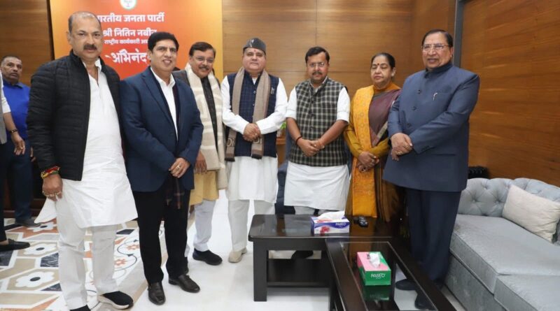 भाजपा प्रदेश अध्यक्ष महेंद्र भट्ट ने राष्ट्रीय कार्यकारी अध्यक्ष से मुलाकात कर दी बधाई , 27 में जीत की हैट्रिक का भरोसा दिलाया