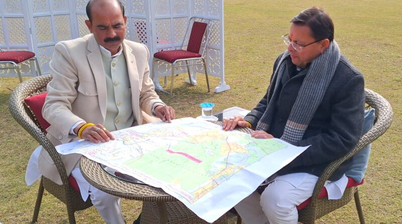 मुख्यमंत्री पुष्कर धामी ने राष्ट्रीय राजमार्ग की प्रस्तावित योजनाओं के संबंध में केन्द्रीय राज्य मंत्री अजय टम्टा के साथ किया विचार-विमर्श