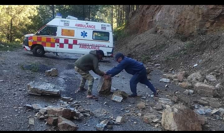 जीवनदायिनी 108 इमरजेंसी सेवा ने उत्तराखंड में बीते पाँच वर्षों  के दौरान आपात स्वास्थ्य सेवाओं के क्षेत्र में एक सशक्त, भरोसेमंद और प्रभावी प्रणाली के रूप में विशिष्ट पहचान की  स्थापित 