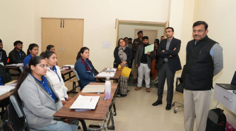 मुख्य सचिव आनंद वर्धन ने किया  स्किल हब सहसपुर का दौरा , क्षमता से कम छात्रों के प्रशिक्षण पर  जताई नाराजगी