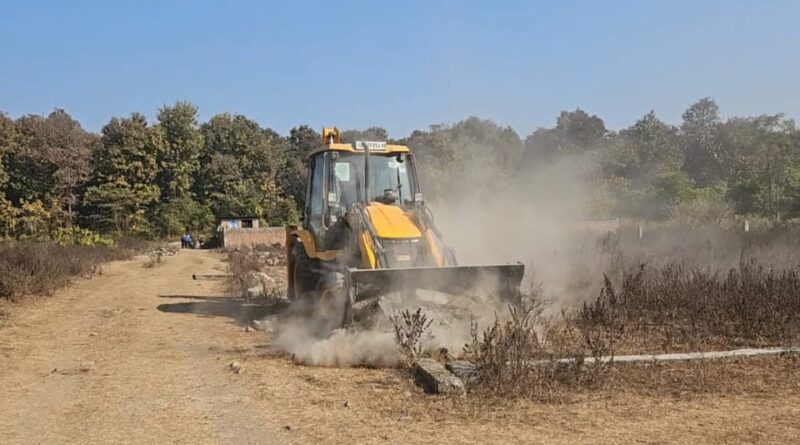 प्राधिकरण का एक और बड़ा एक्शन –  एमडीडीए ने 27 बीघा में अवैध प्लॉटिंग की ध्वस्त, उपाध्यक्ष तिवारी की दो टूक -अवैध प्लॉटिंग एवं अनधिकृत कॉलोनियों का विकास किसी भी स्थिति में नहीं किया जाएगा बर्दाश्त