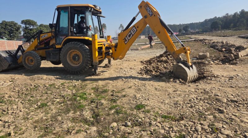 कहर बनकर बरस रहा एमडीडीए का बुलडोज़र – 40 बीघा क्षेत्रफल में की जा रही अवैध प्लॉटिंग को किया ध्वस्त, उपाध्यक्ष तिवारी ने कहा – भविष्य में भी सख्त कार्रवाई की जाएगी