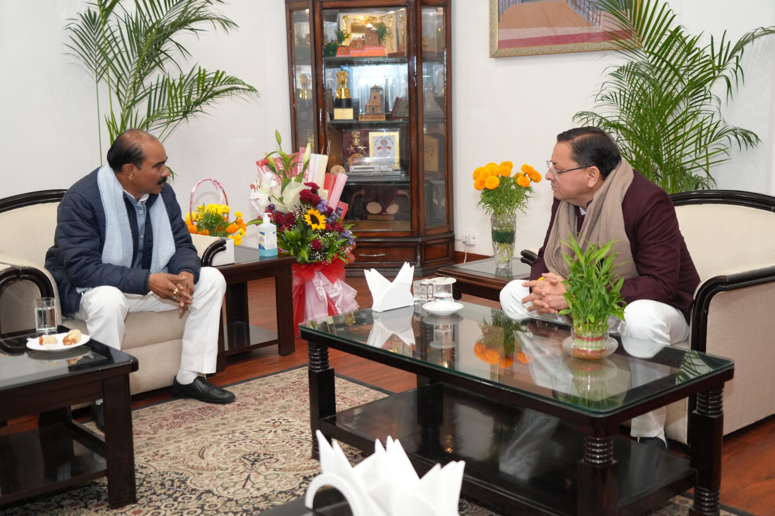 सीएम धामी से मिले केंद्रीय राज्य मंत्री  अजय टम्टा , कहा – उत्तराखंड में रोड कनेक्टिविटी को केंद्र सरकार देगी हर संभव सहयोग 