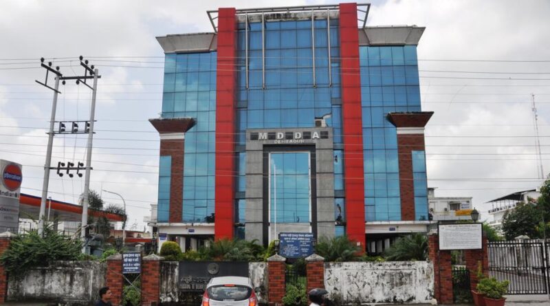 एमडीडीए ने ऋषिकेश–मसूरी में की अवैध बहुमंजिला भवन  पर ध्वस्तीकरण व  नियम विरुद्ध व्यवसायिक निर्माणों पर सीलिंग की कार्रवाई