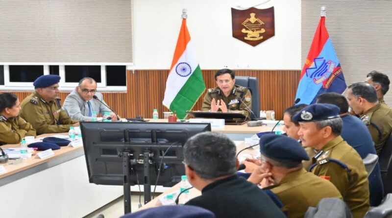 डीजीपी दीपम सेठ ने ली अपराध और कानून व्यवस्था पर हाई लेवल मीटिंग, कई पुलिसकर्मियों को किया सस्पेंड, कहा – लापरवाह पुलिसकर्मियों को बक्शा नहीं जाएगा