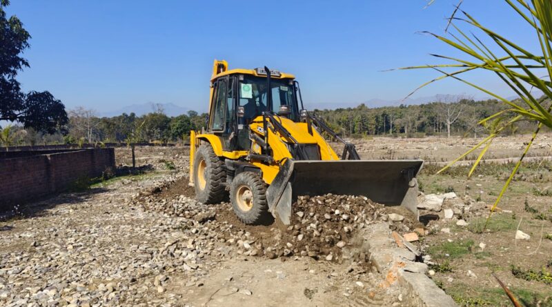 125 बीघा अवैध प्लॉटिंग पर गरजी एमडीडीए की बुलडोजर- उपाध्यक्ष बंशीधर तिवारी ने चेताया,  नियमों की अनदेखी कर अवैध प्लॉटिंग व निर्माण करने की अनुमति किसी भी व्यक्ति को नहीं दी जाएगी