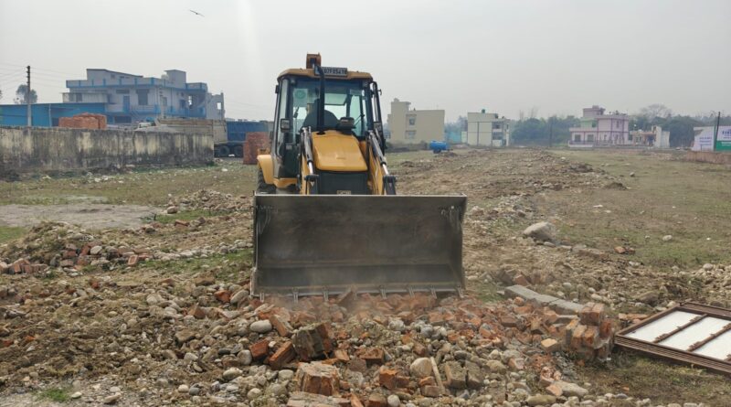 एमडीडीए ने डोईवाला में मारखम ग्रांट से खेरी तक की बड़ी कार्रवाई -बिना स्वीकृति 77 बीघा पर  अवैध रूप से विकसित की जा रही कॉलोनियों के निर्माण कार्यों को किया ध्वस्त