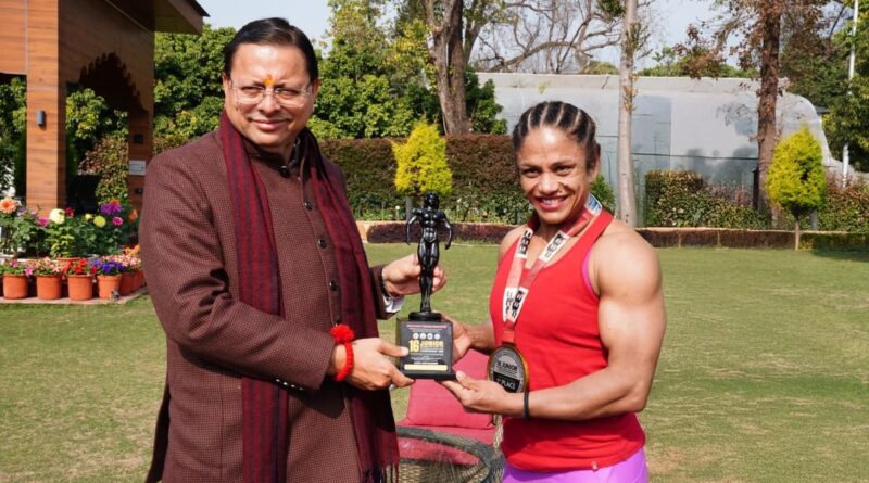 मुख्यमंत्री धामी ने बॉडी  बिल्डर प्रतिभा थपलियाल को किया सम्मानित, कहा – मातृशक्ति के उत्कर्ष और महिला सशक्तिकरण की बनीं प्रेरक मिसाल