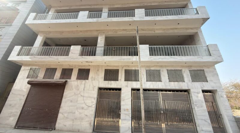 एमडीडीए ने अभियान लगातार जारी –  सुरक्षा मानकों की अनदेखी पर ऋषिकेश में बहुमंजिला भवन को किया सील, उपाध्यक्ष तिवारी ने कहा – अवैध निर्माण और प्लाटिंग के खिलाफ अपनाई गई है जीरो टॉलरेंस नीति 