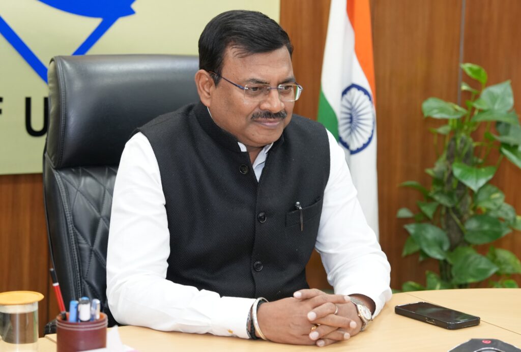 निर्माणाधीन परियोजनाओं को समय पर पूरा करें विभाग , निर्माण कार्यों में लागत न बढ़े-सीएम हेल्पलाइन में प्राप्त शिकायतों को गंभीरता पूर्वक लेते हुए उनका समय से निस्तारण किया जाय-मुख्य सचिव